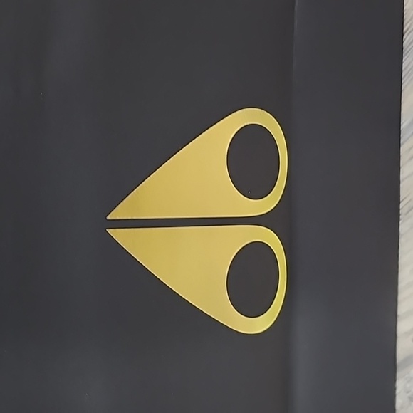 Moose Knuckles paper 🎒 bag - Picture 3 of 5